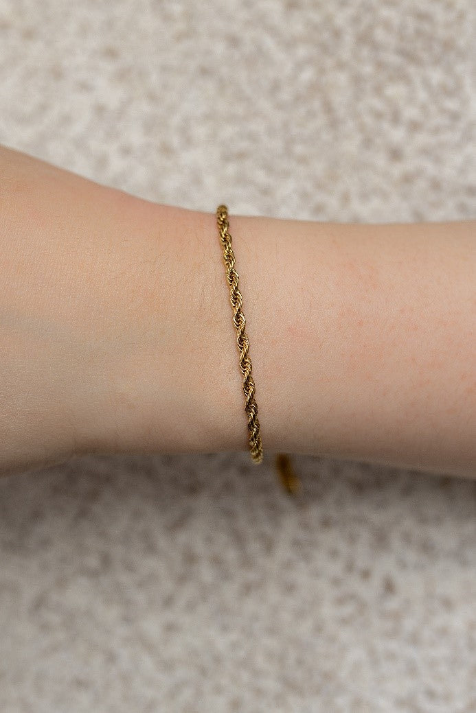 Twirl Armband