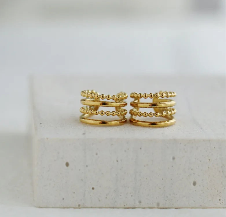 Old Money Earcuff
